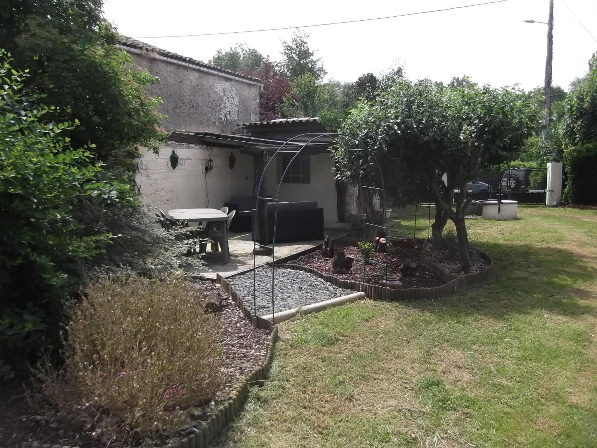 43 Rue Des Quarts Bed & Breakfast Ménesplet Exterior foto
