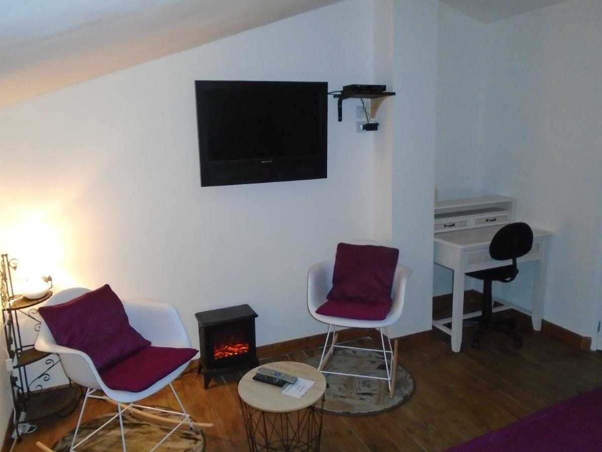 43 Rue Des Quarts Bed & Breakfast Ménesplet Exterior foto