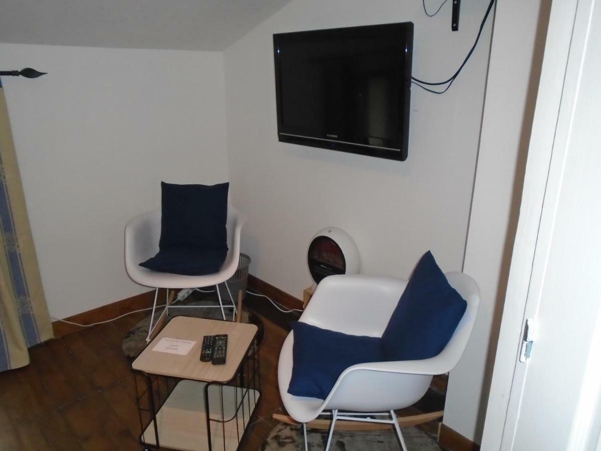 43 Rue Des Quarts Bed & Breakfast Ménesplet Exterior foto