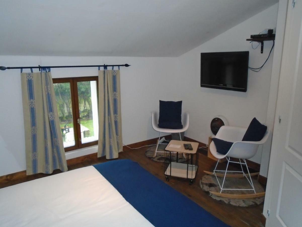 43 Rue Des Quarts Bed & Breakfast Ménesplet Exterior foto